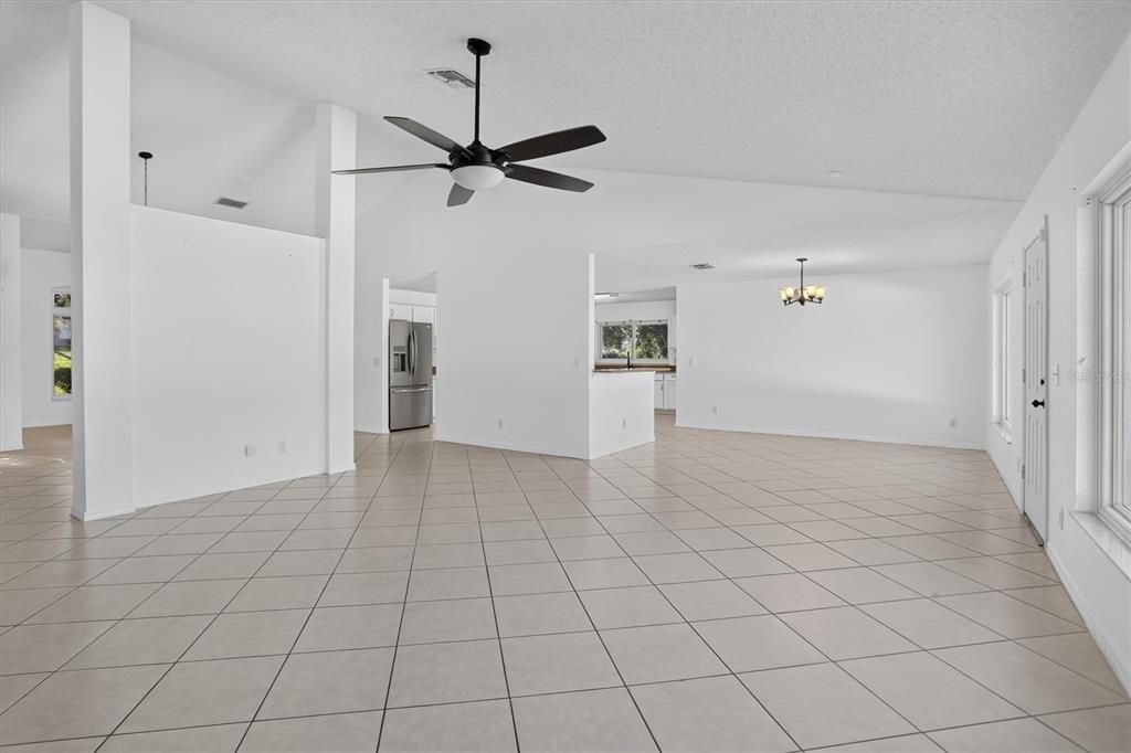 En Venta: $530,000 (4 camas, 3 baños, 3009 Pies cuadrados)
