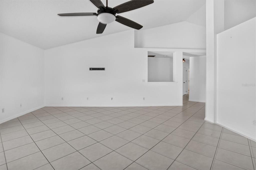 En Venta: $530,000 (4 camas, 3 baños, 3009 Pies cuadrados)