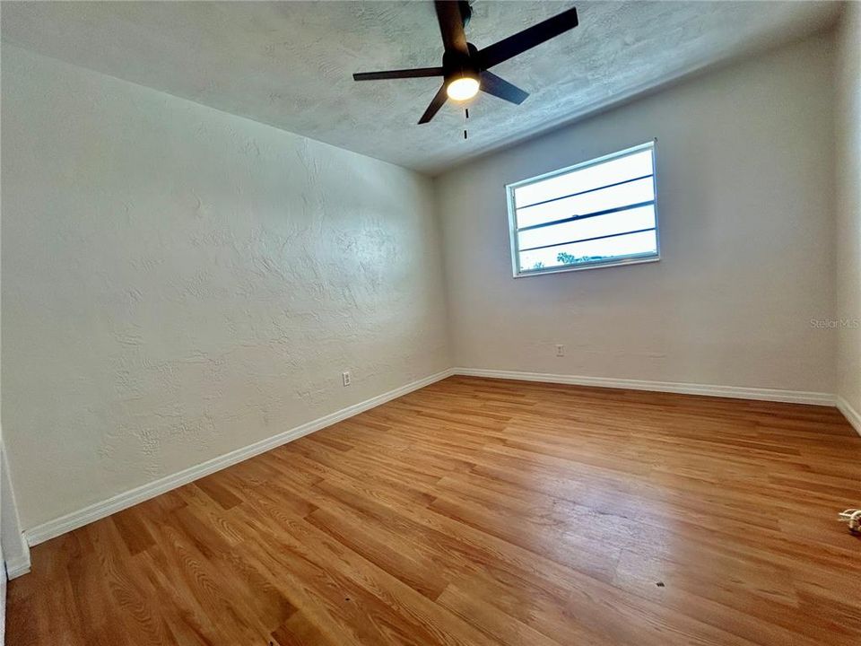 For Sale: $110,000 (2 beds, 1 baths, 1100 Square Feet)