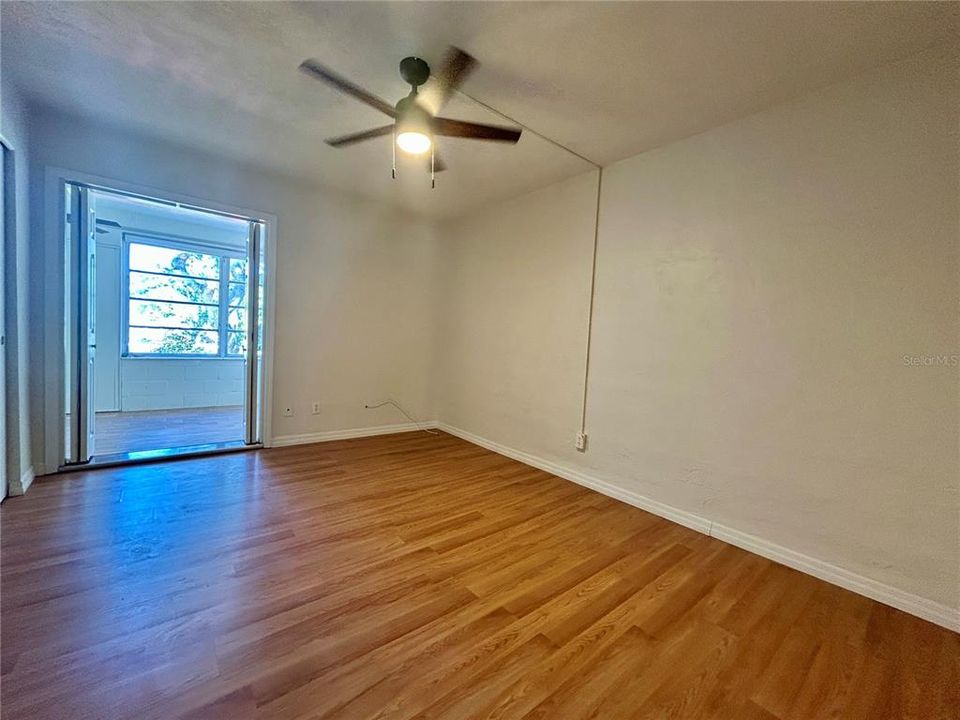 For Sale: $110,000 (2 beds, 1 baths, 1100 Square Feet)