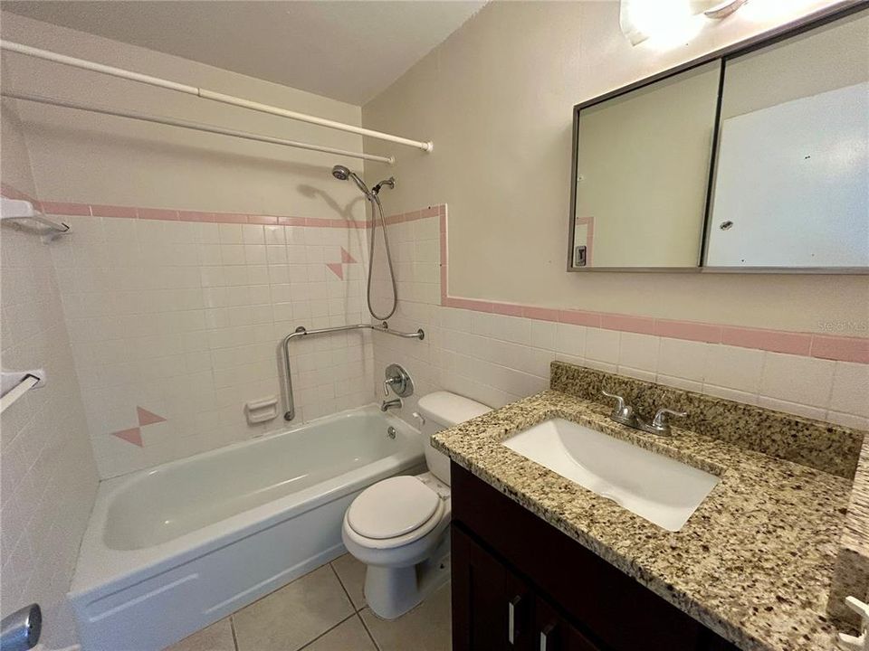 For Sale: $110,000 (2 beds, 1 baths, 1100 Square Feet)