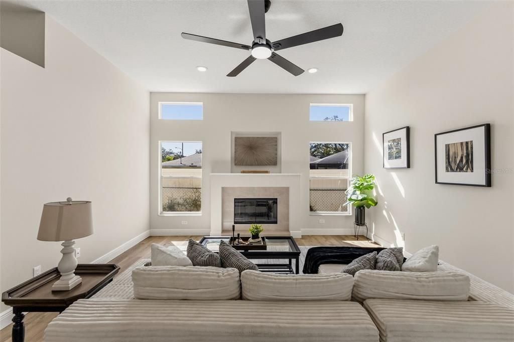 En Venta: $499,900 (5 camas, 3 baños, 2494 Pies cuadrados)