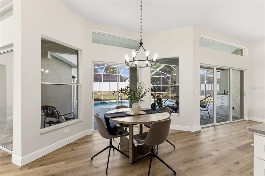 En Venta: $499,900 (5 camas, 3 baños, 2494 Pies cuadrados)