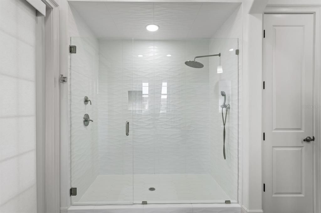 For Sale: $1,675,000 (4 beds, 5 baths, 3496 Square Feet)