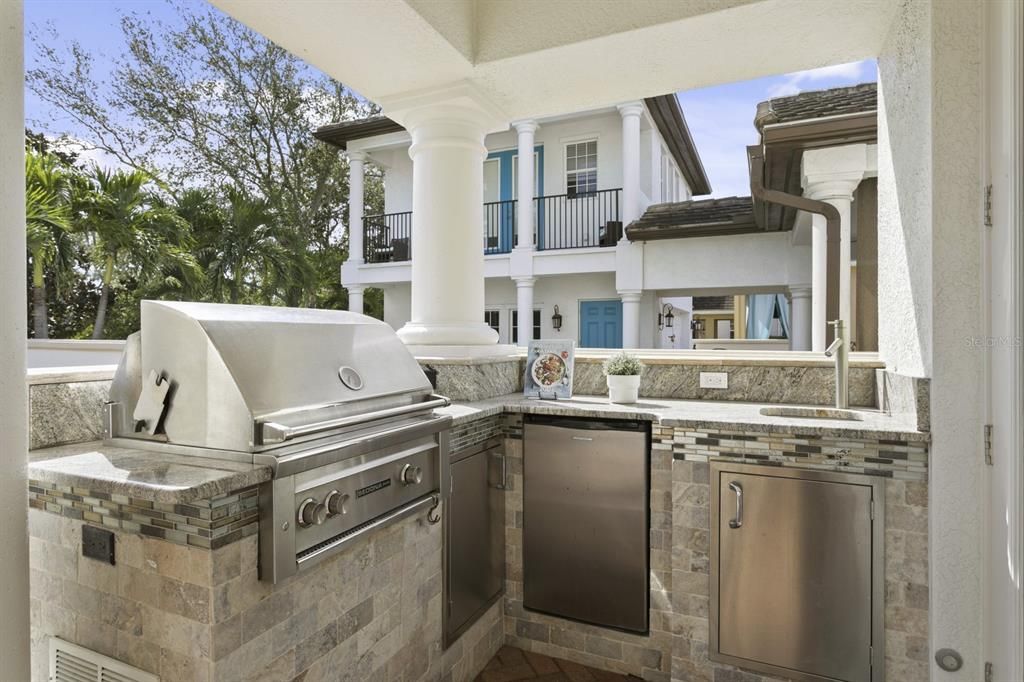 For Sale: $1,675,000 (4 beds, 5 baths, 3496 Square Feet)