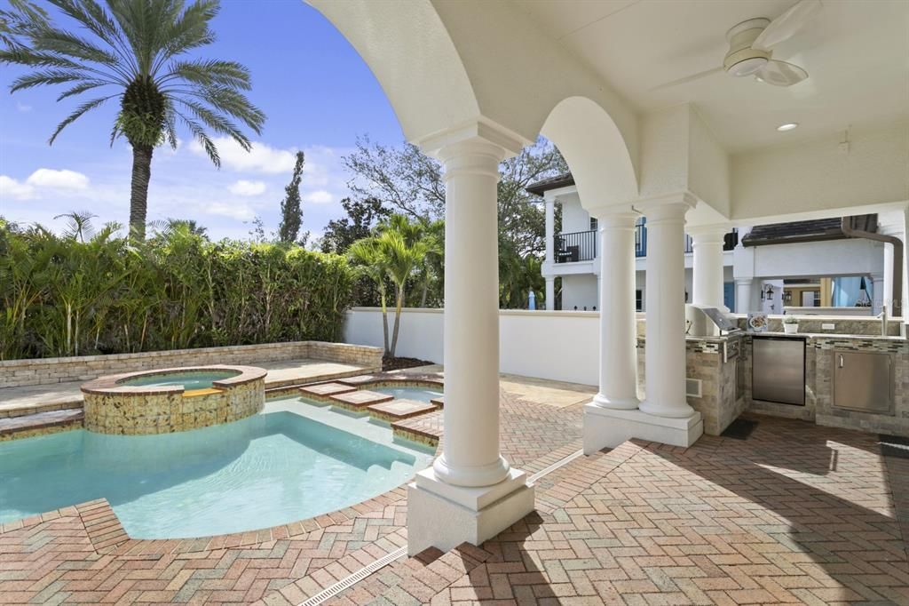 For Sale: $1,675,000 (4 beds, 5 baths, 3496 Square Feet)