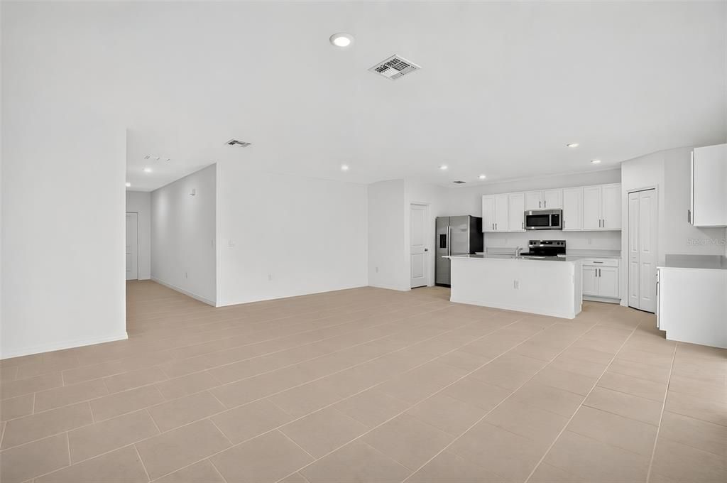 En Venta: $322,274 (5 camas, 2 baños, 2112 Pies cuadrados)