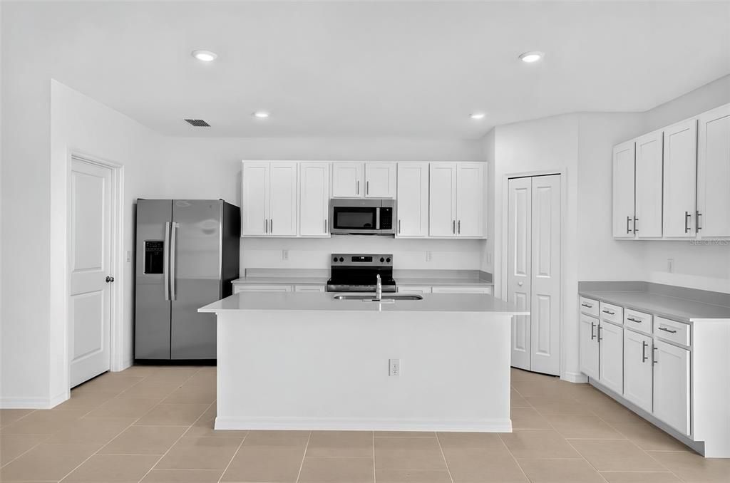 En Venta: $322,274 (5 camas, 2 baños, 2112 Pies cuadrados)