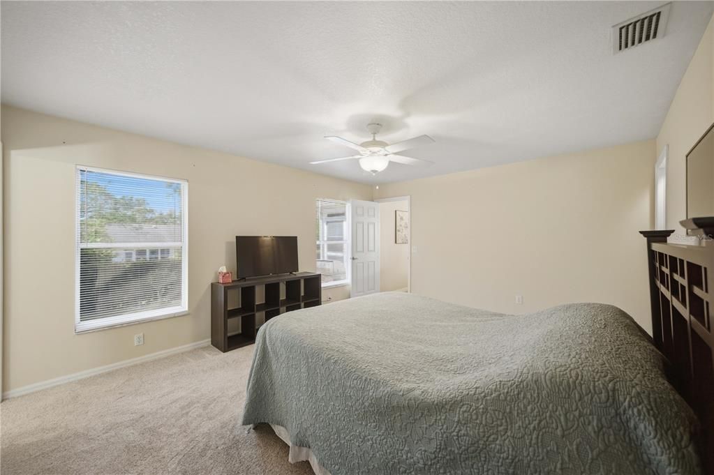 For Sale: $190,000 (2 beds, 2 baths, 1348 Square Feet)