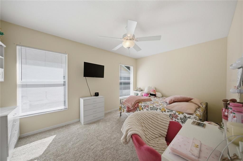 For Sale: $190,000 (2 beds, 2 baths, 1348 Square Feet)