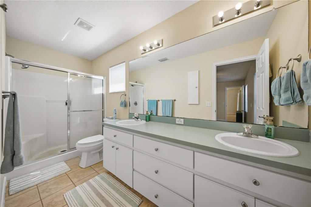 For Sale: $190,000 (2 beds, 2 baths, 1348 Square Feet)