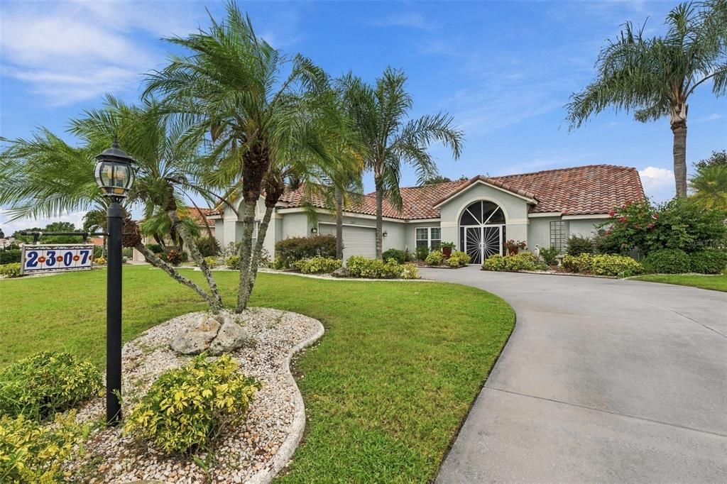 For Sale: $459,000 (3 beds, 2 baths, 2102 Square Feet)