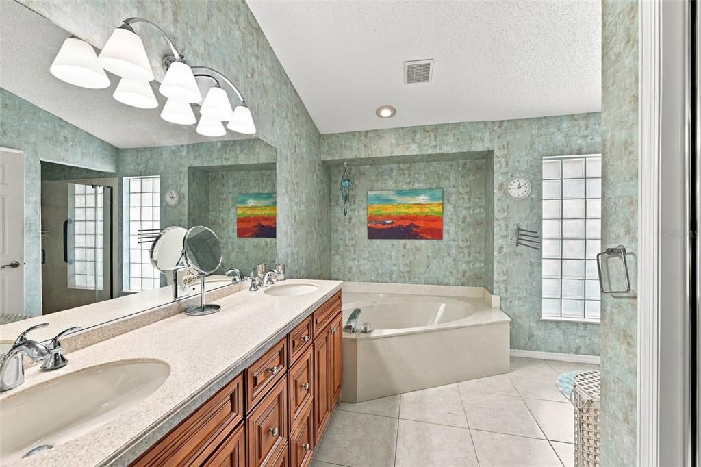 For Sale: $459,000 (3 beds, 2 baths, 2102 Square Feet)