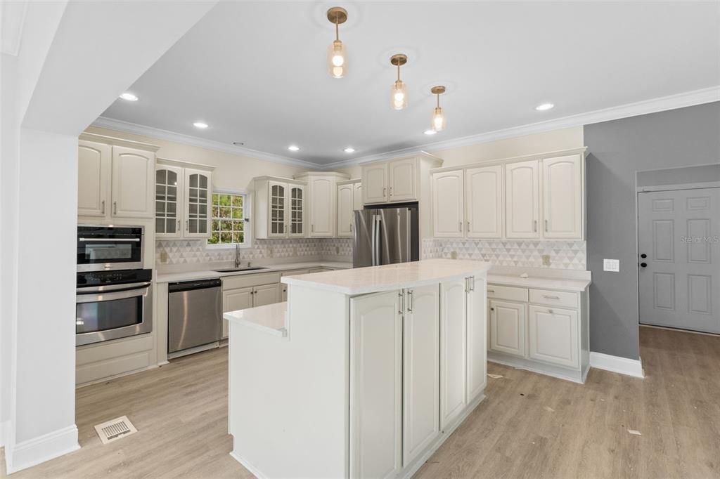 For Sale: $839,950 (5 beds, 4 baths, 3624 Square Feet)