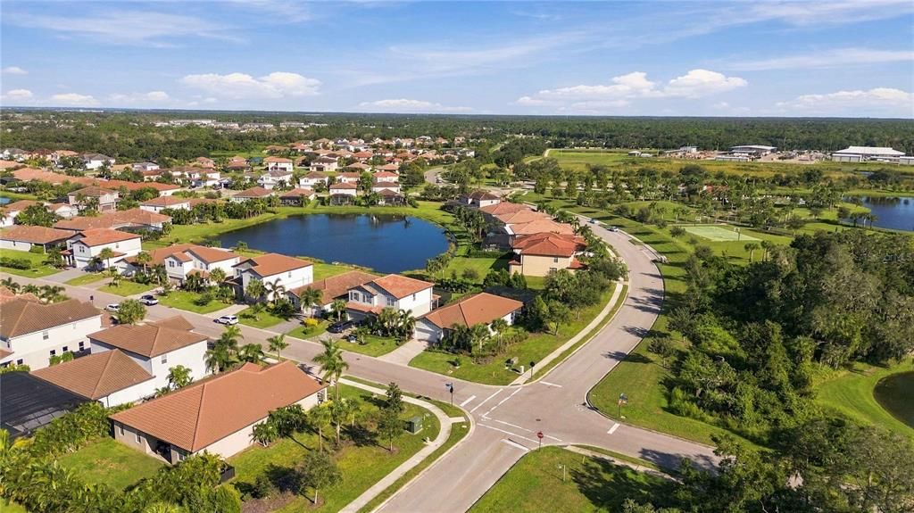 En Venta: $700,000 (4 camas, 3 baños, 2192 Pies cuadrados)