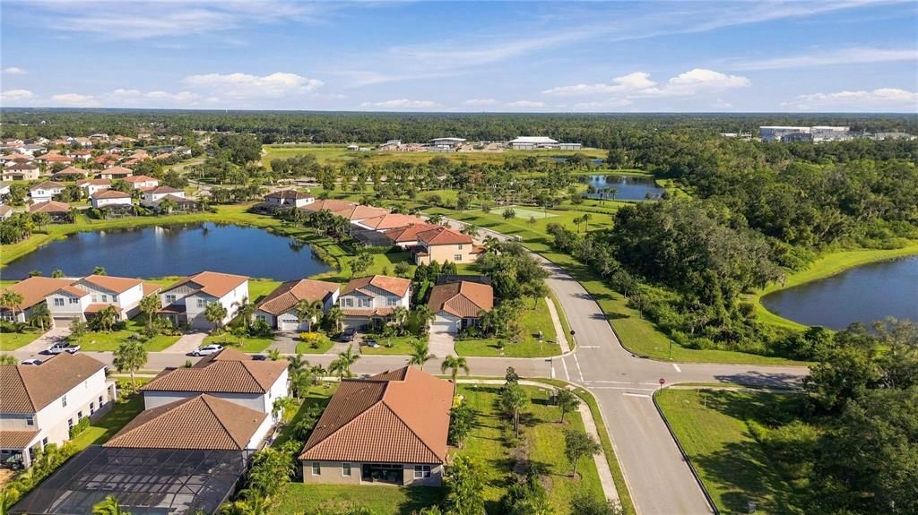 En Venta: $700,000 (4 camas, 3 baños, 2192 Pies cuadrados)