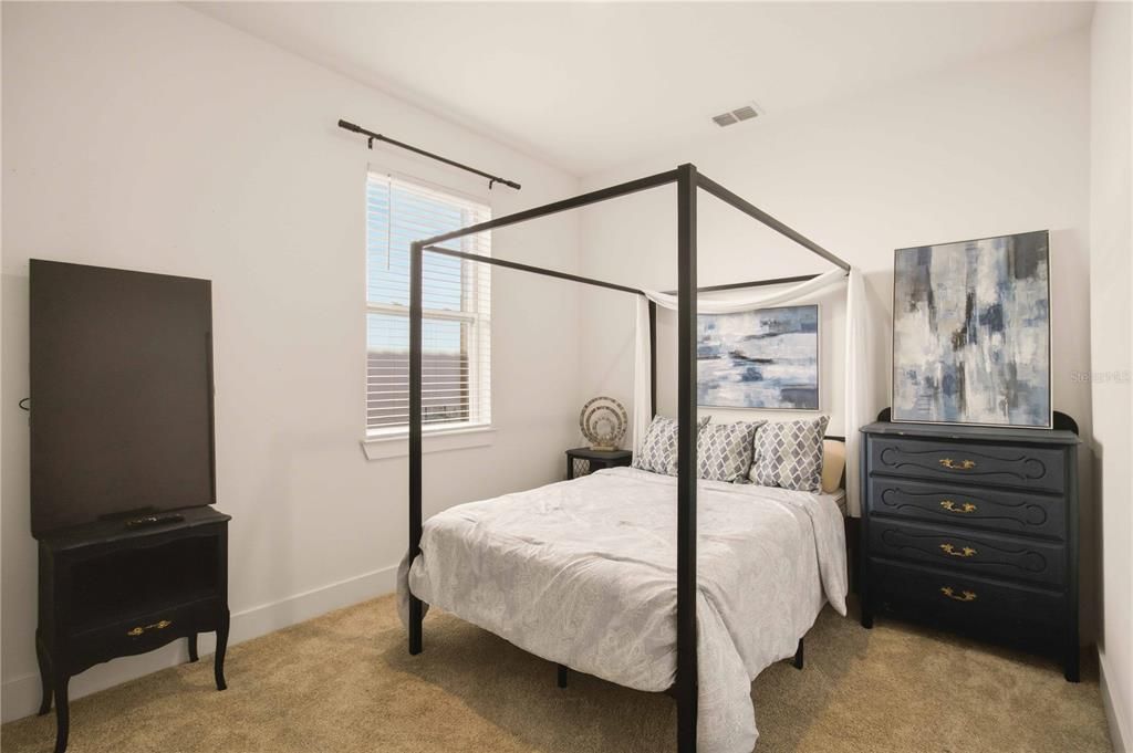 En Venta: $700,000 (4 camas, 3 baños, 2192 Pies cuadrados)