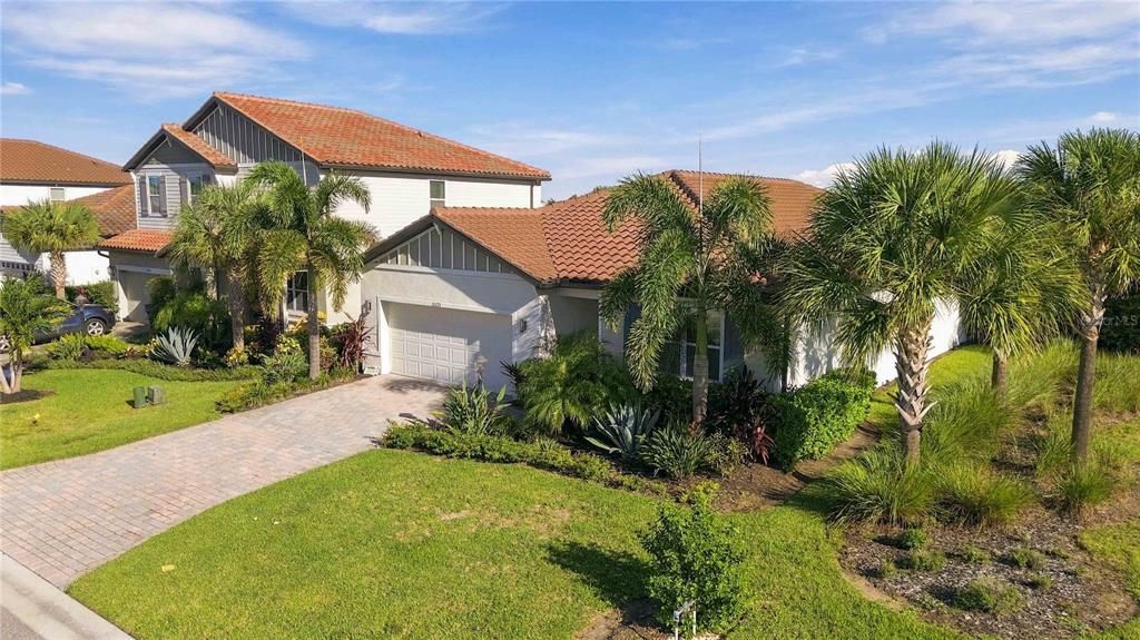En Venta: $700,000 (4 camas, 3 baños, 2192 Pies cuadrados)