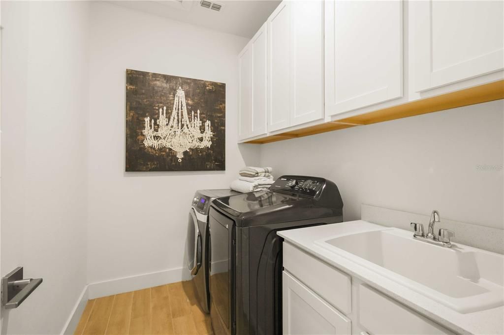 En Venta: $700,000 (4 camas, 3 baños, 2192 Pies cuadrados)