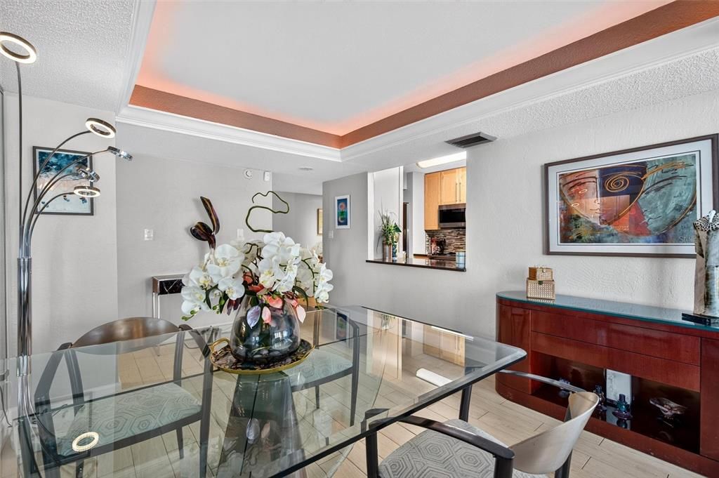 For Sale: $365,000 (2 beds, 2 baths, 1171 Square Feet)