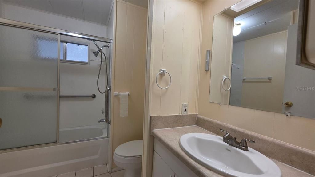 For Rent: $1,275 (2 beds, 1 baths, 690 Square Feet)
