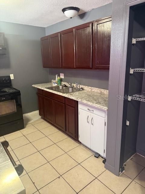 For Rent: $2,400 (4 beds, 2 baths, 1368 Square Feet)