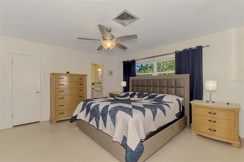 For Sale: $599,000 (3 beds, 2 baths, 2148 Square Feet)