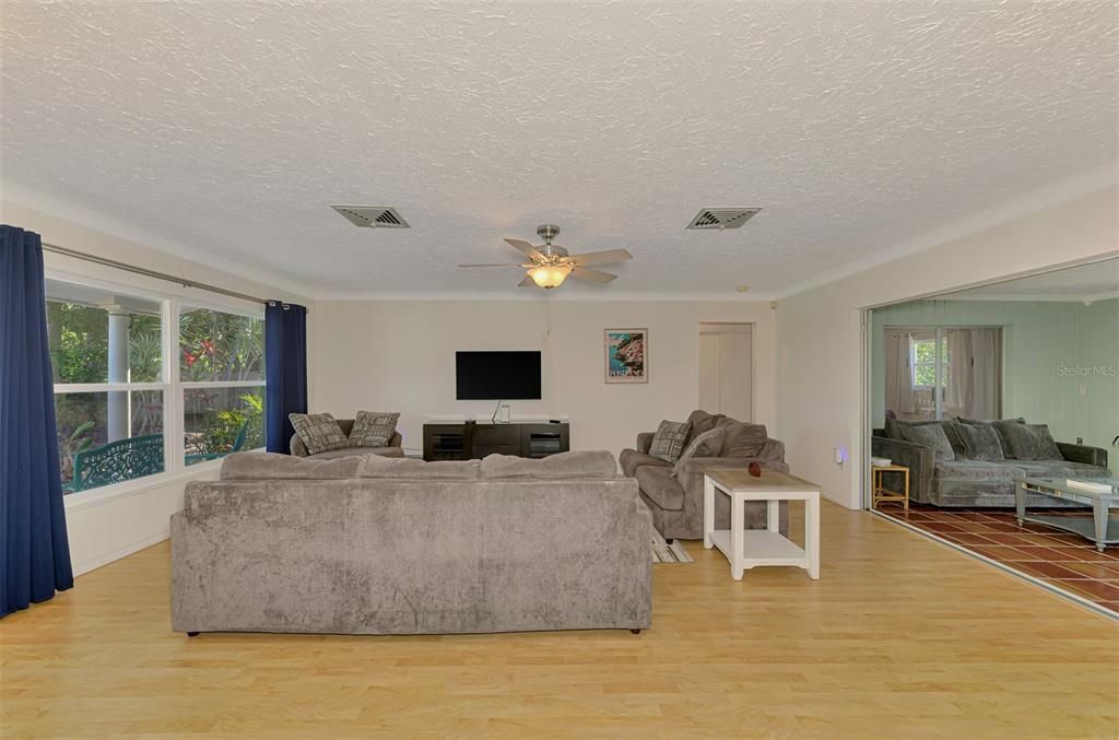 For Sale: $599,000 (3 beds, 2 baths, 2148 Square Feet)