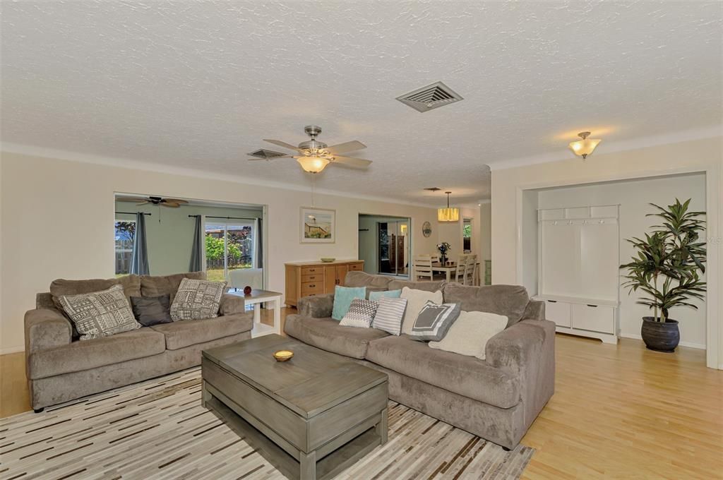 For Sale: $599,000 (3 beds, 2 baths, 2148 Square Feet)
