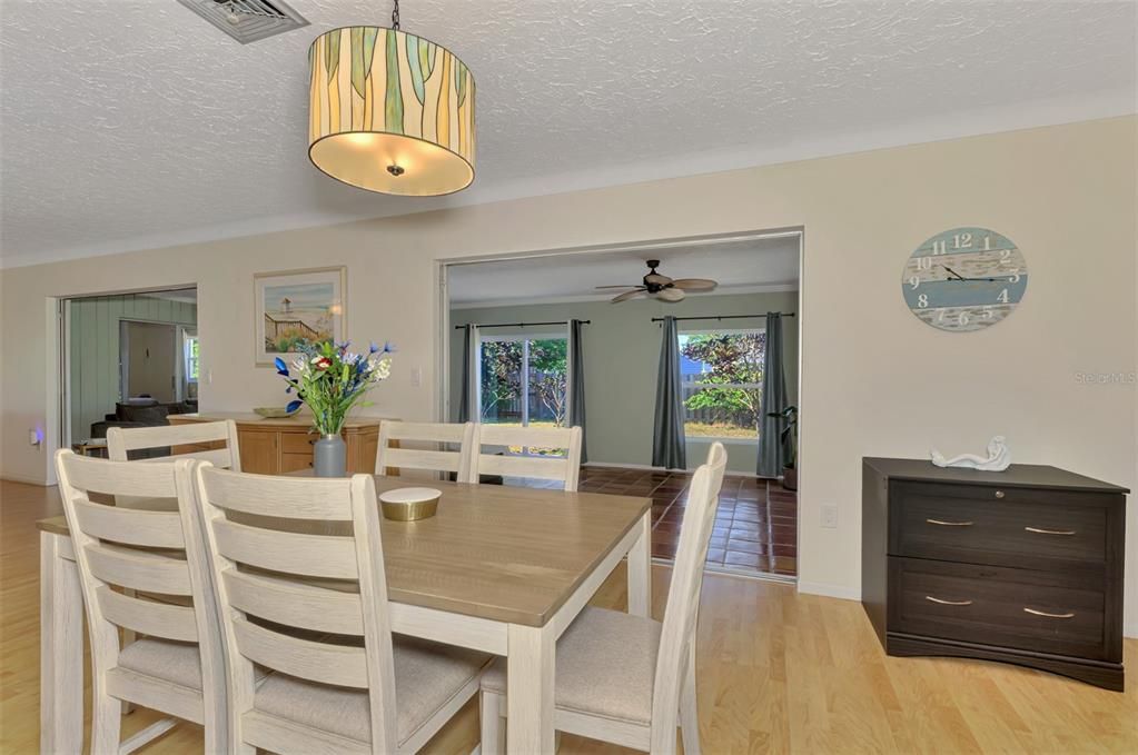 For Sale: $599,000 (3 beds, 2 baths, 2148 Square Feet)