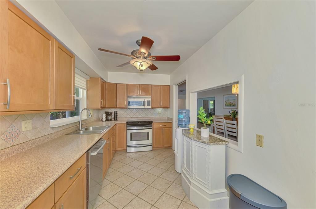 For Sale: $599,000 (3 beds, 2 baths, 2148 Square Feet)