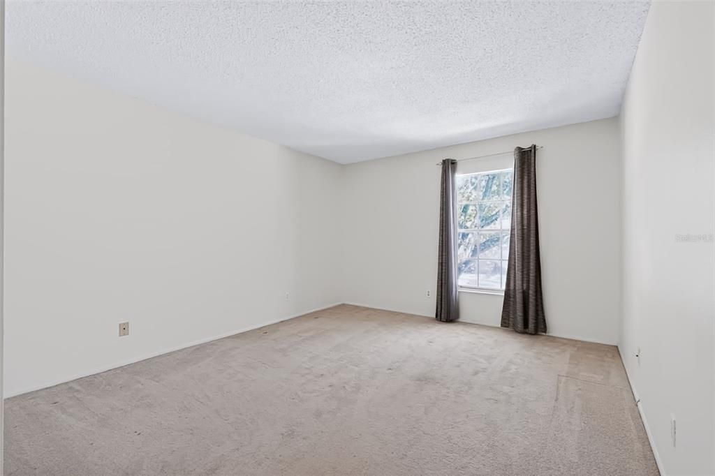 For Sale: $120,000 (2 beds, 2 baths, 940 Square Feet)
