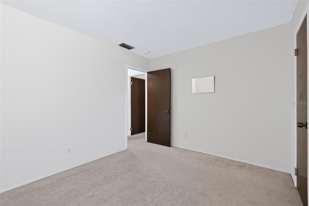For Sale: $120,000 (2 beds, 2 baths, 940 Square Feet)