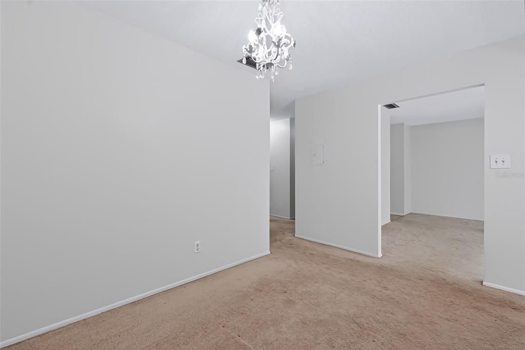 For Sale: $120,000 (2 beds, 2 baths, 940 Square Feet)