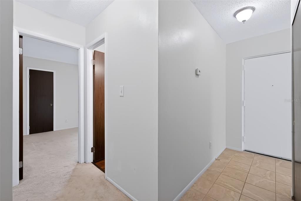 For Sale: $120,000 (2 beds, 2 baths, 940 Square Feet)
