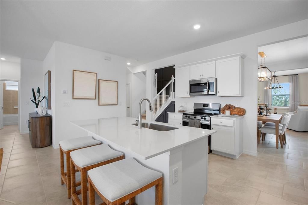 En Venta: $573,607 (5 camas, 3 baños, 3231 Pies cuadrados)