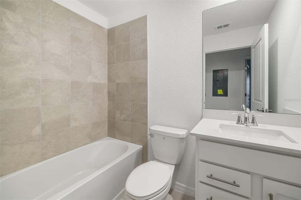 En Venta: $349,000 (2 camas, 2 baños, 1366 Pies cuadrados)