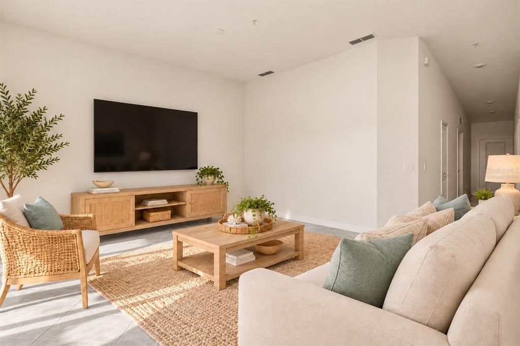 En Venta: $349,000 (2 camas, 2 baños, 1366 Pies cuadrados)