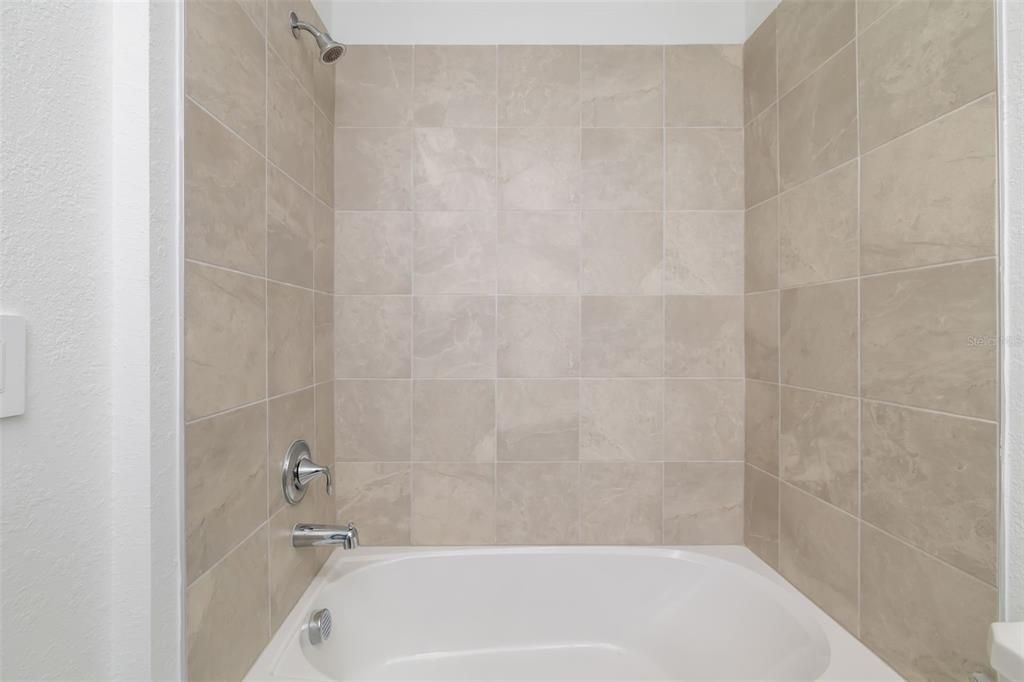 En Venta: $349,000 (2 camas, 2 baños, 1366 Pies cuadrados)