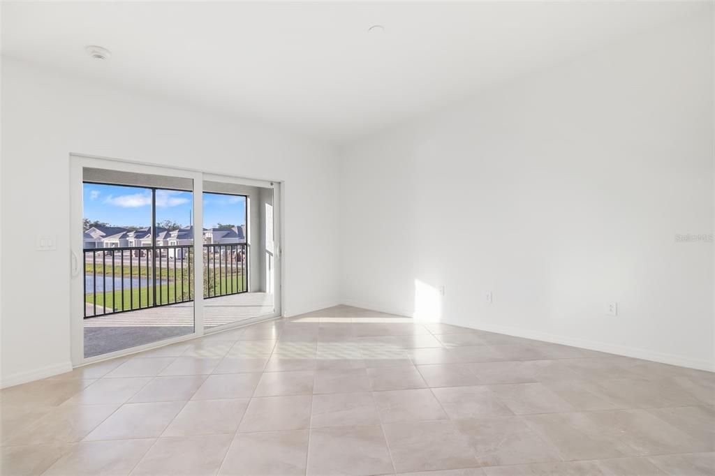 En Venta: $349,000 (2 camas, 2 baños, 1366 Pies cuadrados)
