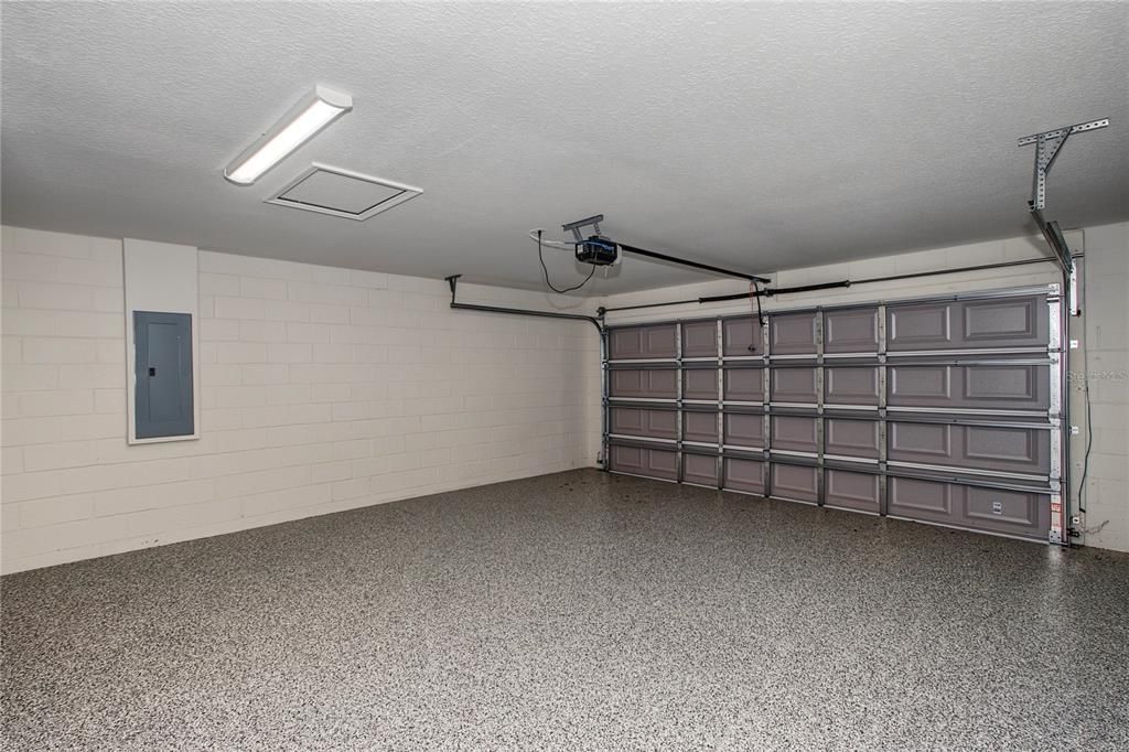 For Sale: $265,000 (3 beds, 2 baths, 1348 Square Feet)