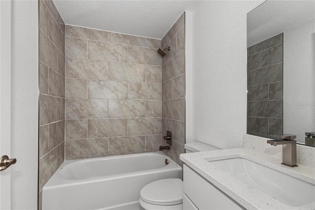 For Sale: $265,000 (3 beds, 2 baths, 1348 Square Feet)