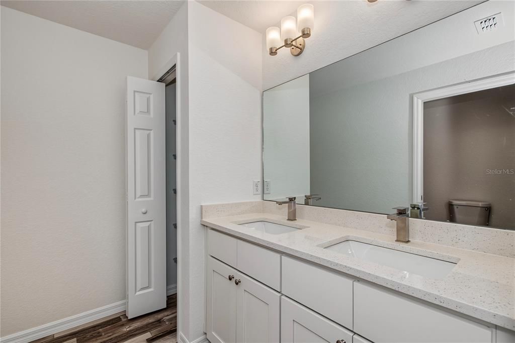 For Sale: $265,000 (3 beds, 2 baths, 1348 Square Feet)