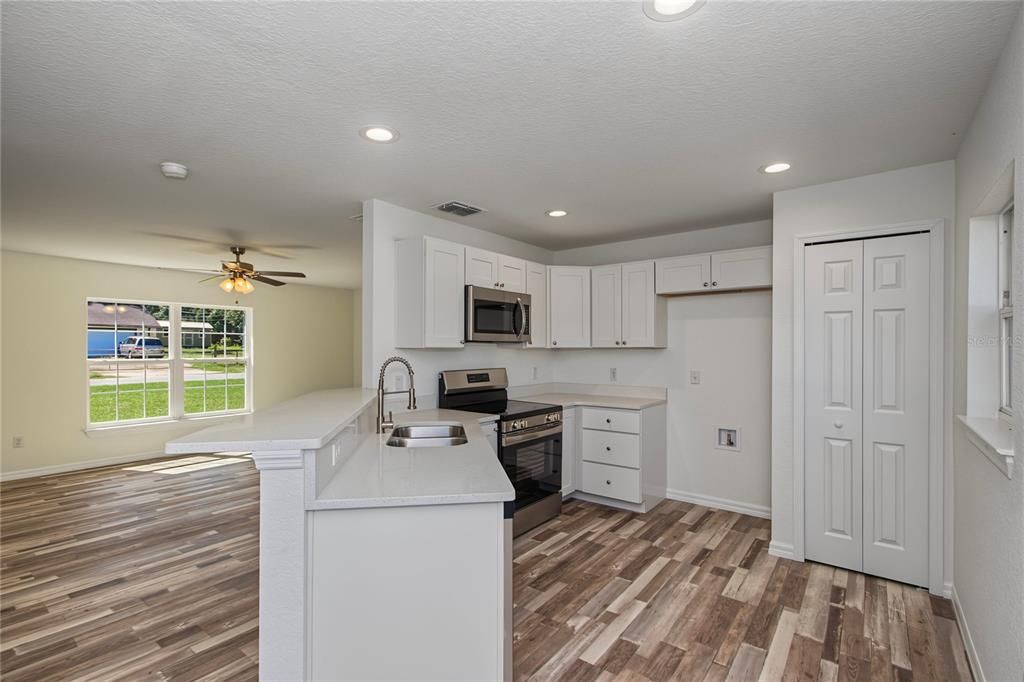 For Sale: $265,000 (3 beds, 2 baths, 1348 Square Feet)