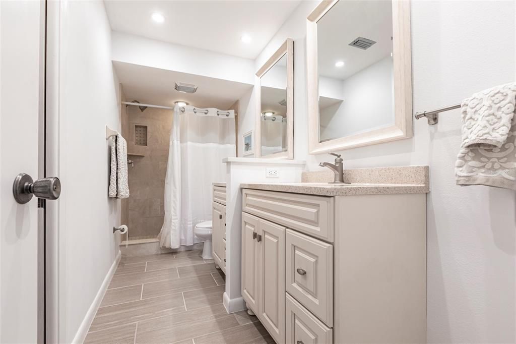 For Sale: $199,000 (2 beds, 2 baths, 1281 Square Feet)