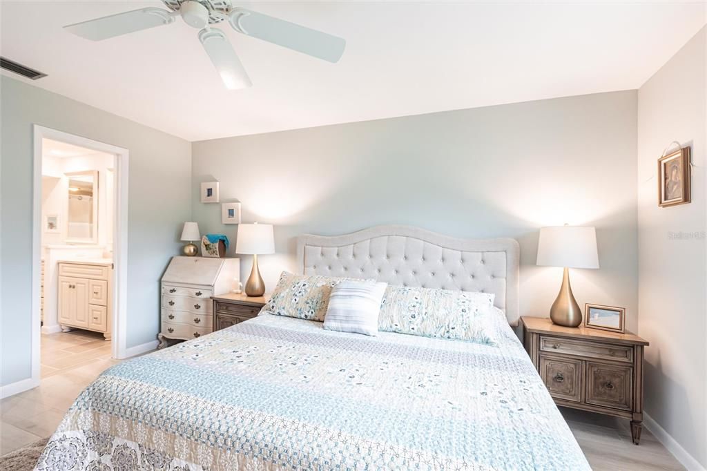 For Sale: $199,000 (2 beds, 2 baths, 1281 Square Feet)