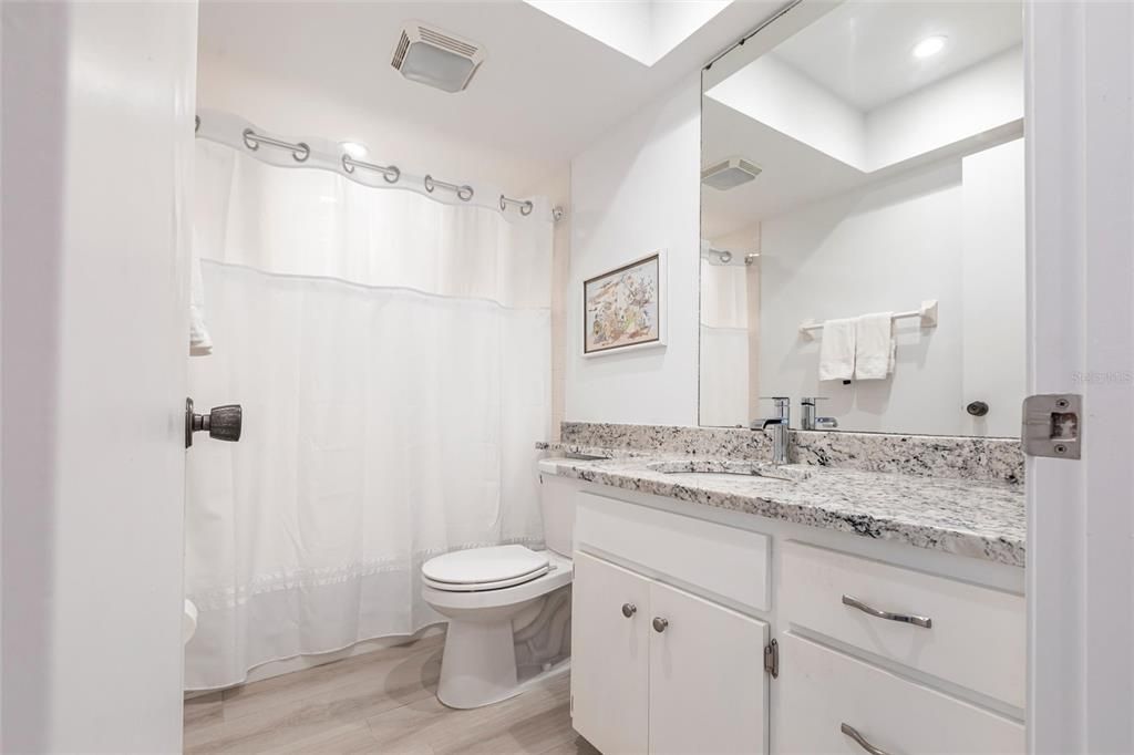For Sale: $199,000 (2 beds, 2 baths, 1281 Square Feet)