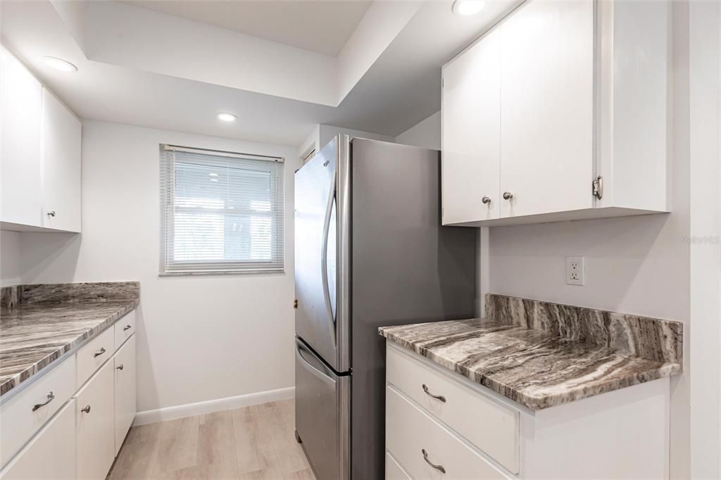 For Sale: $199,000 (2 beds, 2 baths, 1281 Square Feet)