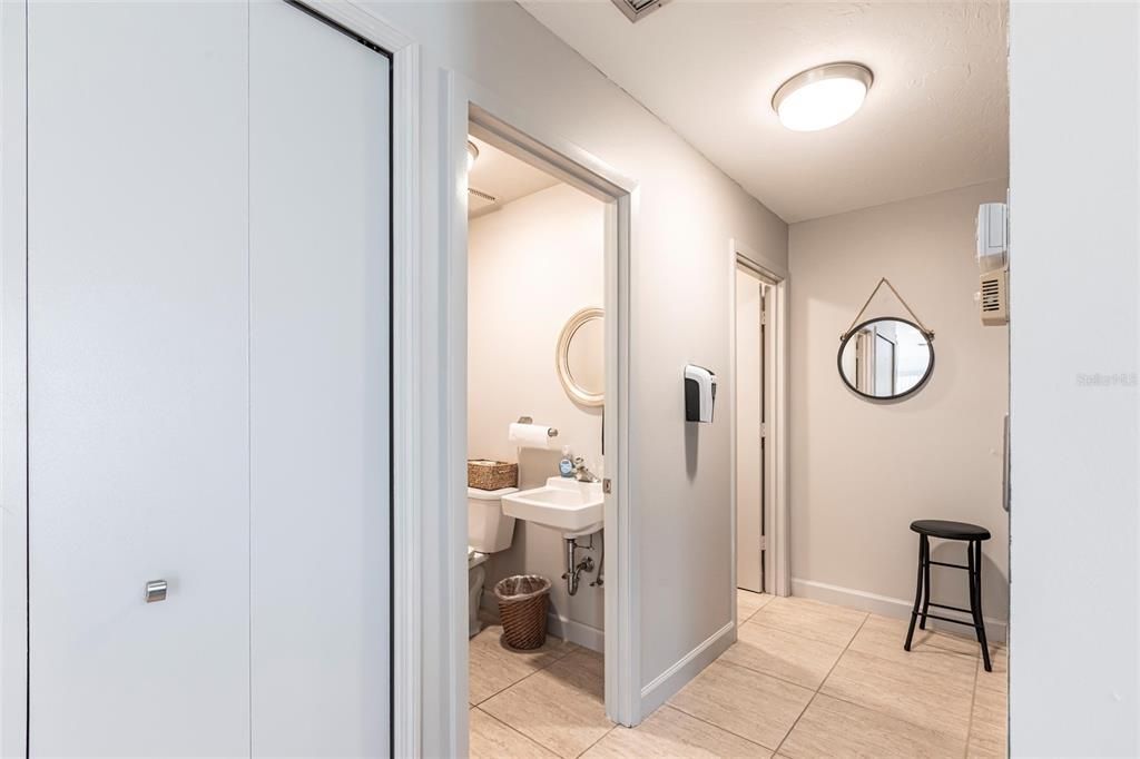 For Sale: $199,000 (2 beds, 2 baths, 1281 Square Feet)