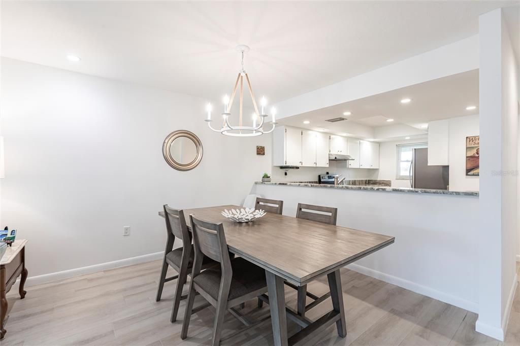 For Sale: $199,000 (2 beds, 2 baths, 1281 Square Feet)